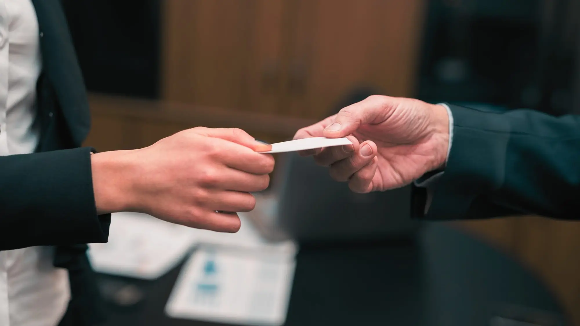 Visittkort som imponerer, lenge etter møtet: Askerprint.no